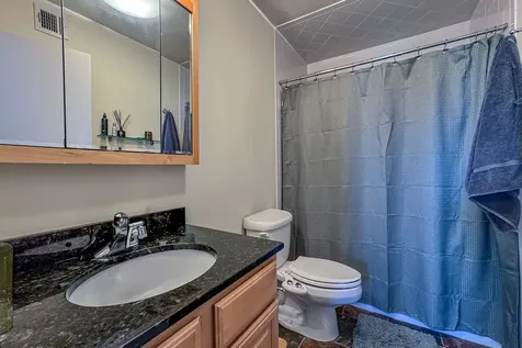 3930 North Pine Grove Avenue Chicago IL 60613