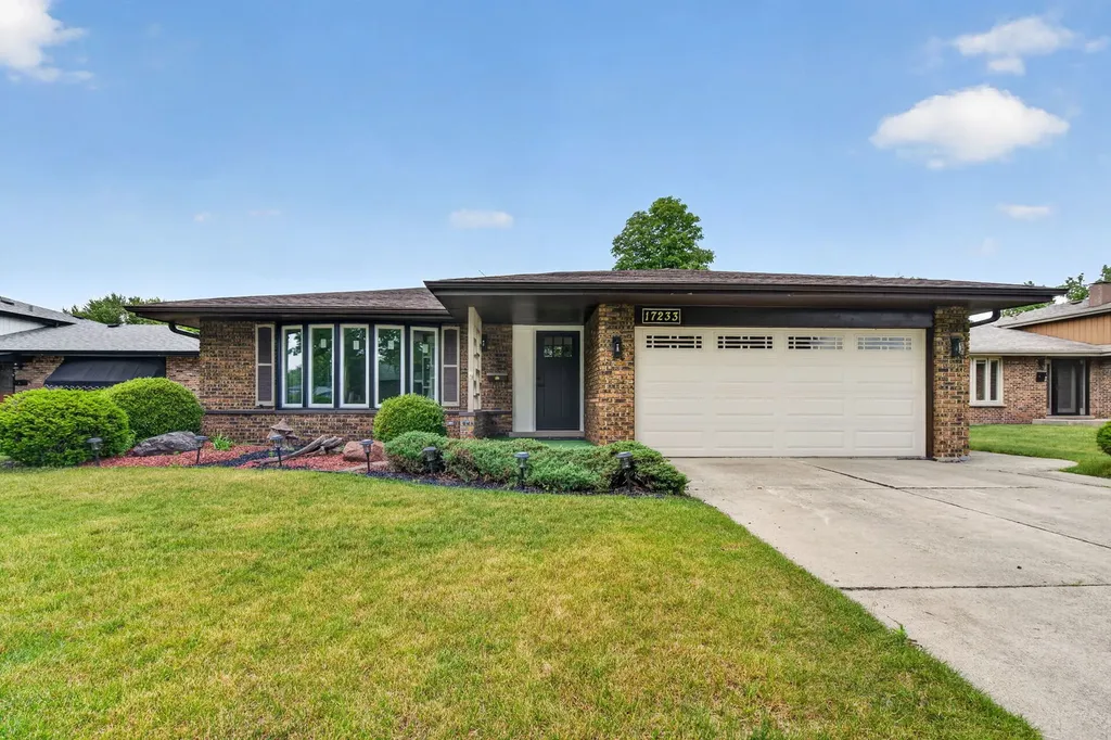 17233 Evans Avenue South Holland IL 60473