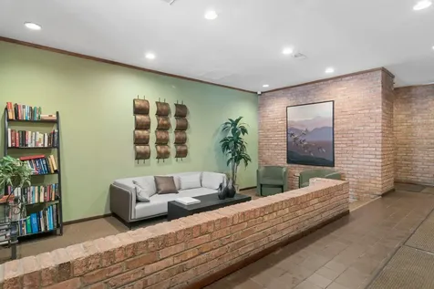 651 West Sheridan Road Chicago IL 60613