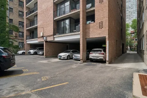 651 West Sheridan Road Chicago IL 60613