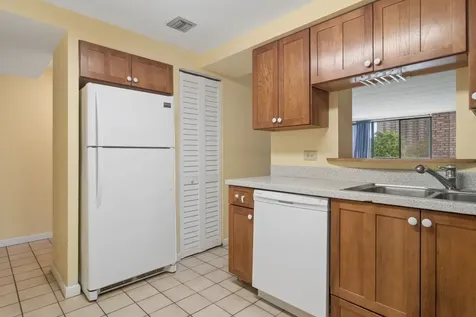 651 West Sheridan Road Chicago IL 60613