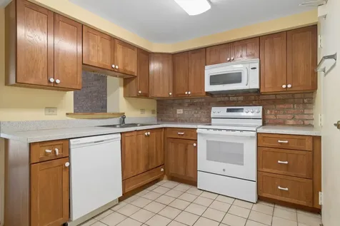 651 West Sheridan Road Chicago IL 60613