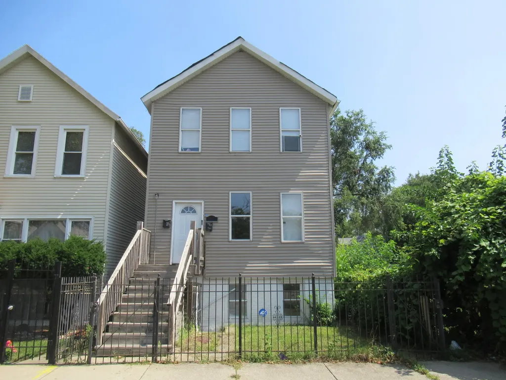 7533 South Dorchester Avenue Chicago IL 60619