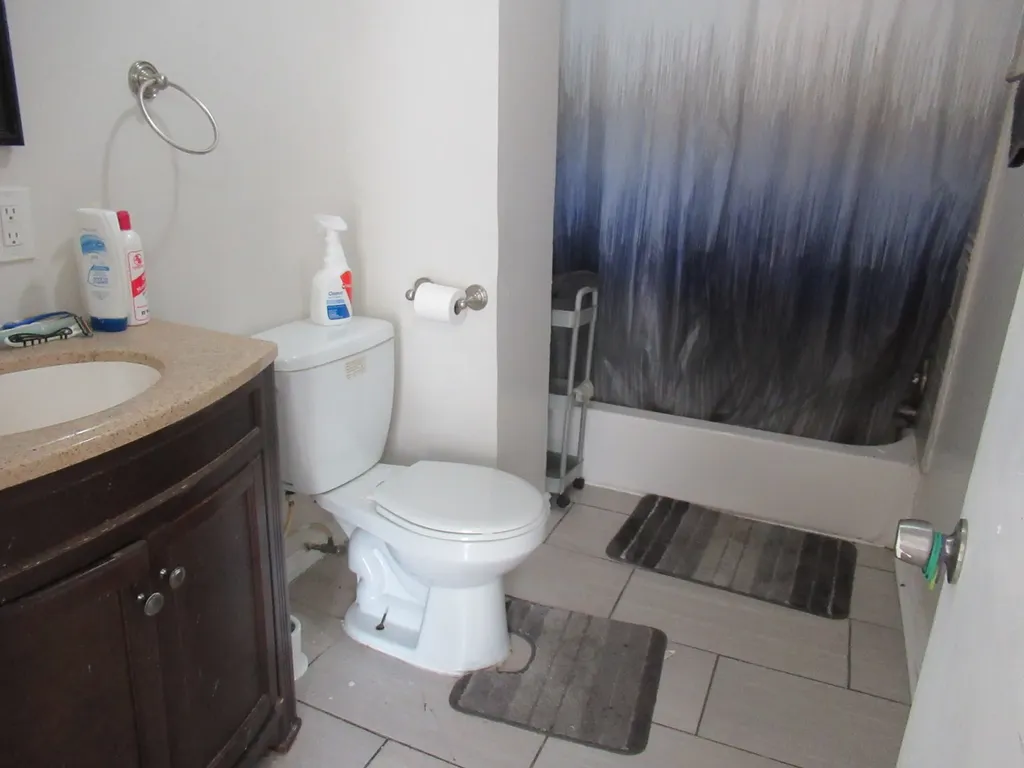 7533 South Dorchester Avenue Chicago IL 60619