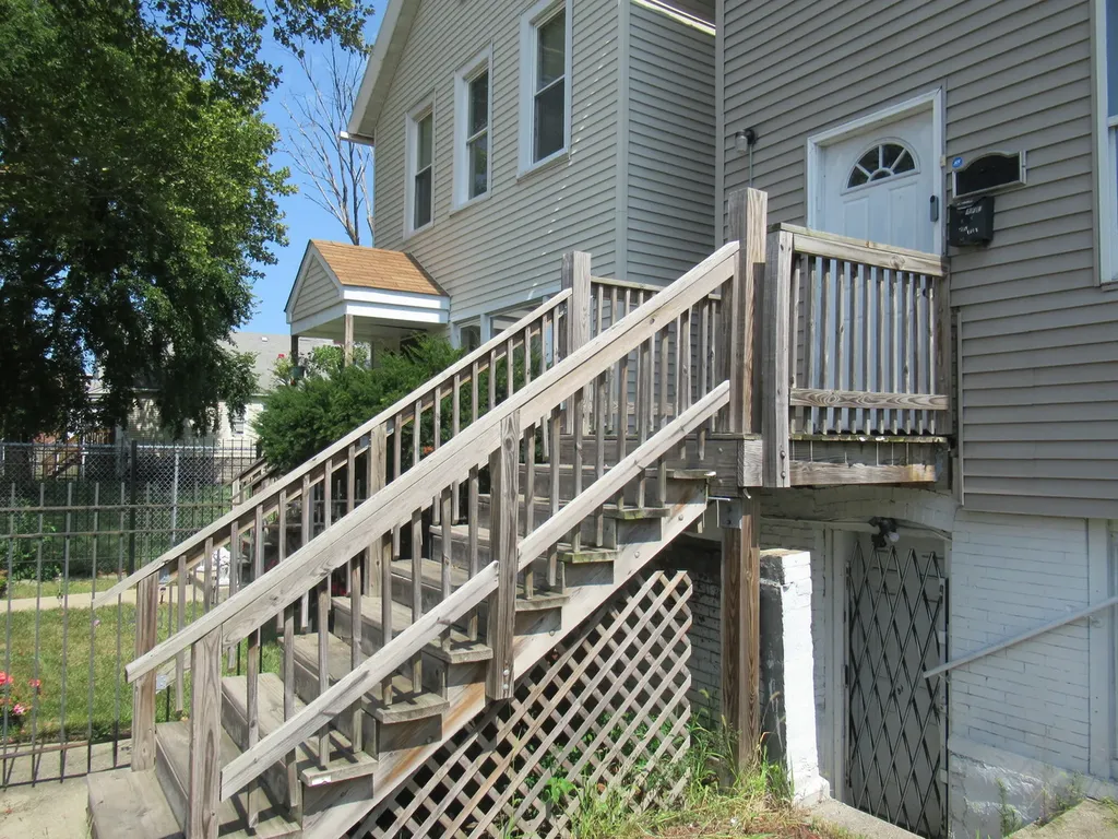 7533 South Dorchester Avenue Chicago IL 60619