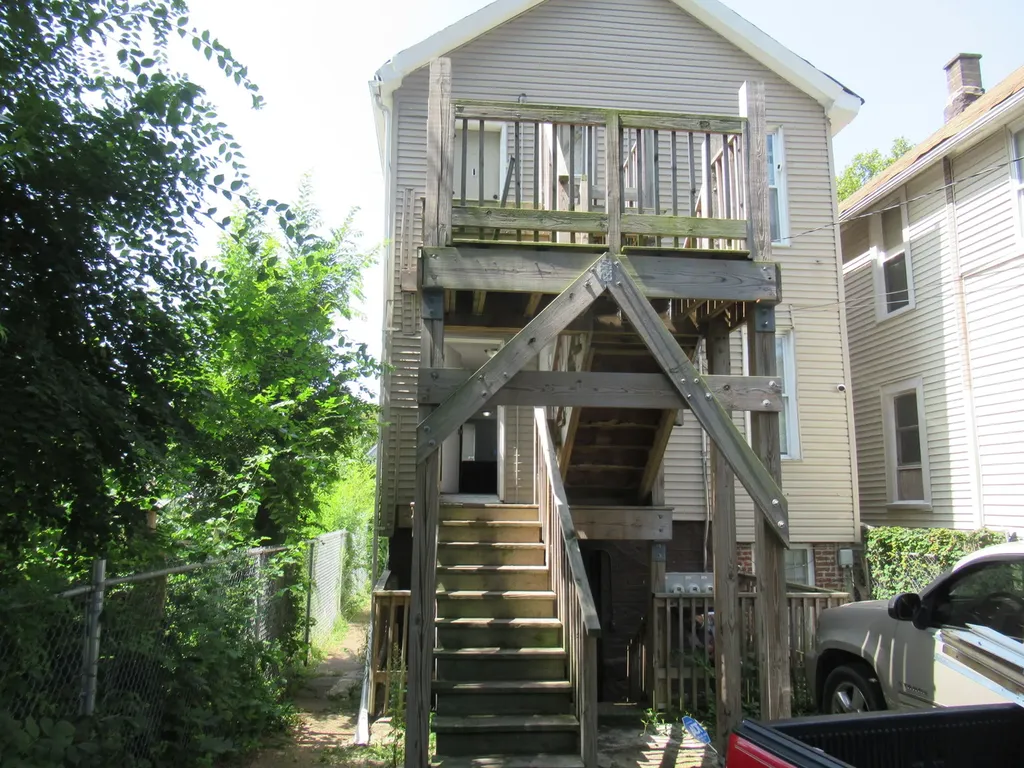 7533 South Dorchester Avenue Chicago IL 60619