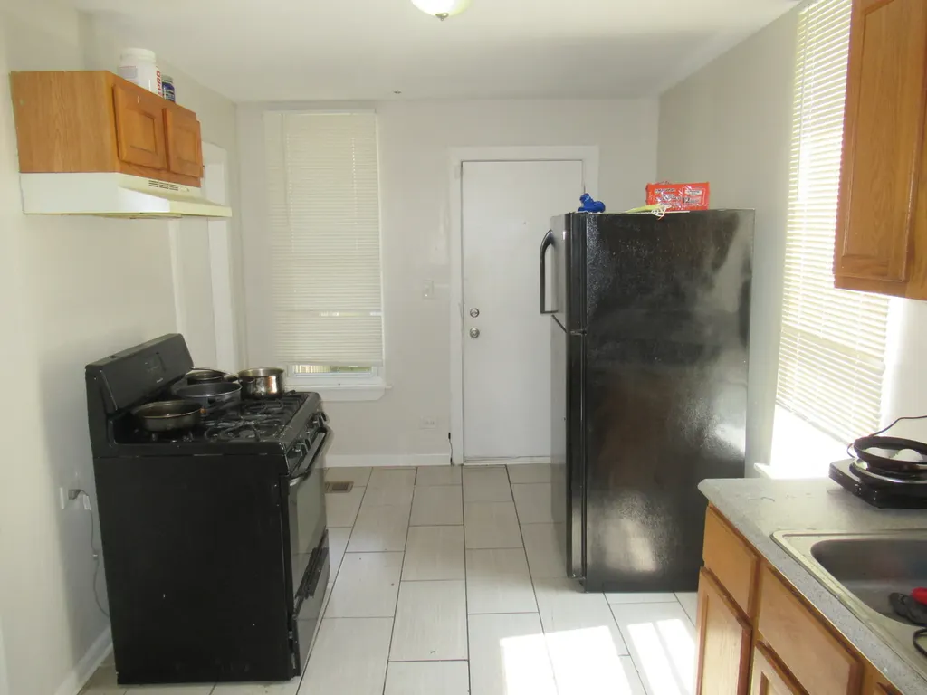 7533 South Dorchester Avenue Chicago IL 60619