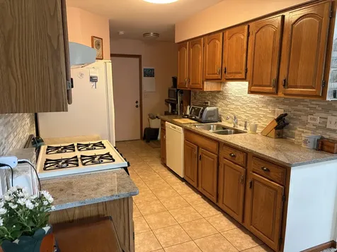 7932 Stewart Drive Darien IL 60561