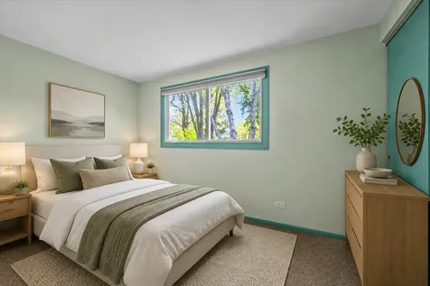 1145 Weeping Willow Lane Libertyville IL 60048