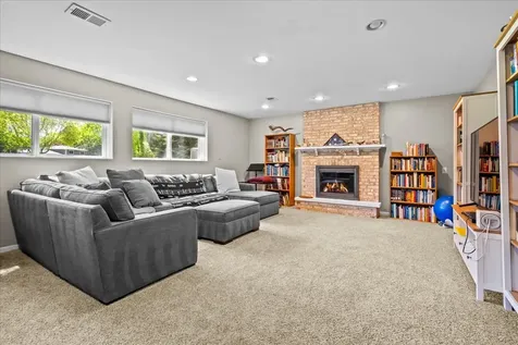 1145 Weeping Willow Lane Libertyville IL 60048