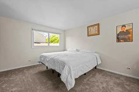 1145 Weeping Willow Lane Libertyville IL 60048