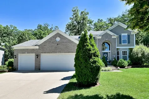 10 Sequoia Court Streamwood IL 60107