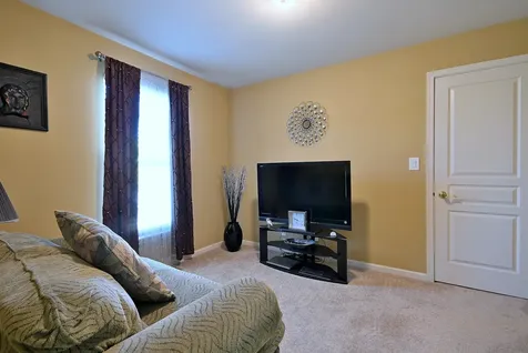 10 Sequoia Court Streamwood IL 60107