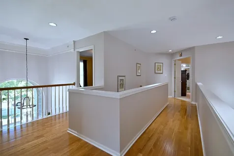 10 Sequoia Court Streamwood IL 60107