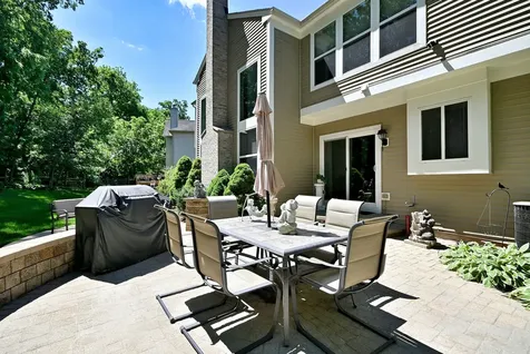 10 Sequoia Court Streamwood IL 60107