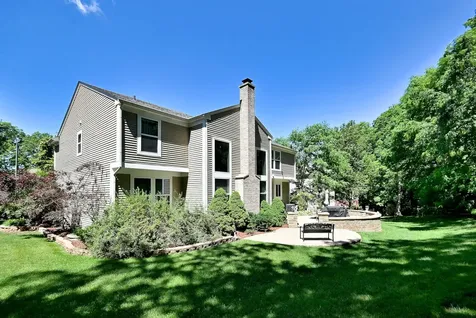 10 Sequoia Court Streamwood IL 60107