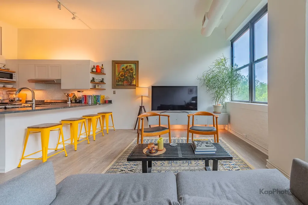 812 West Van Buren Street Chicago IL 60607