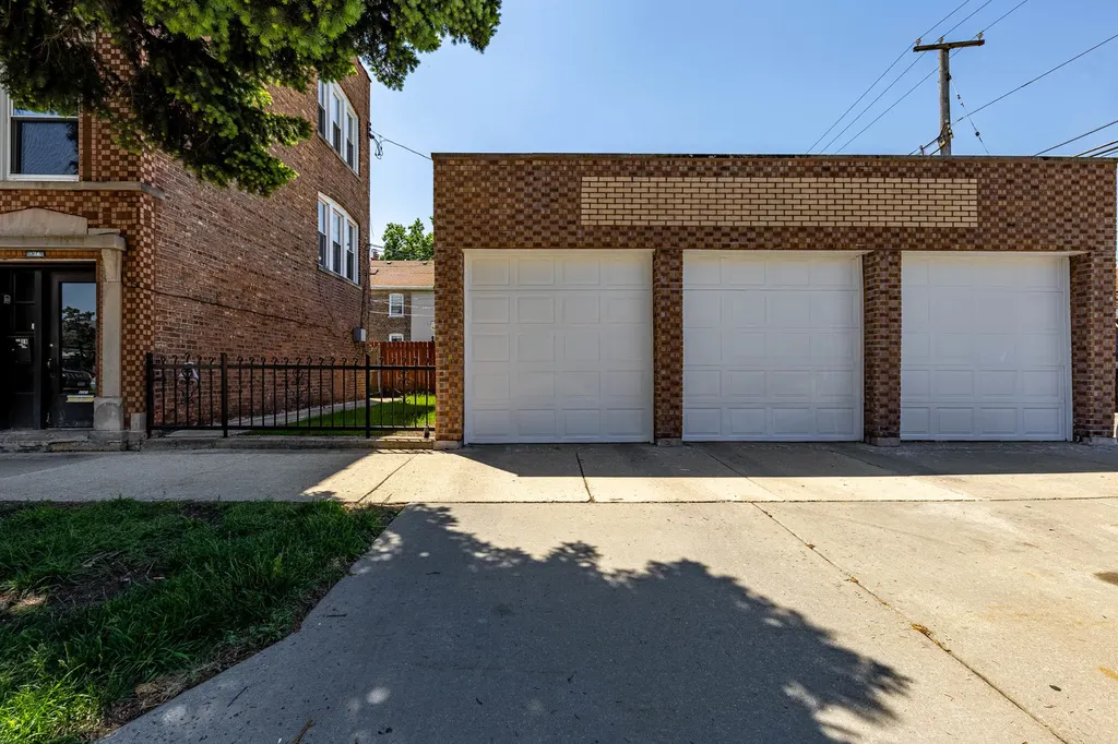 6200 South Kolin Avenue Chicago IL 60629