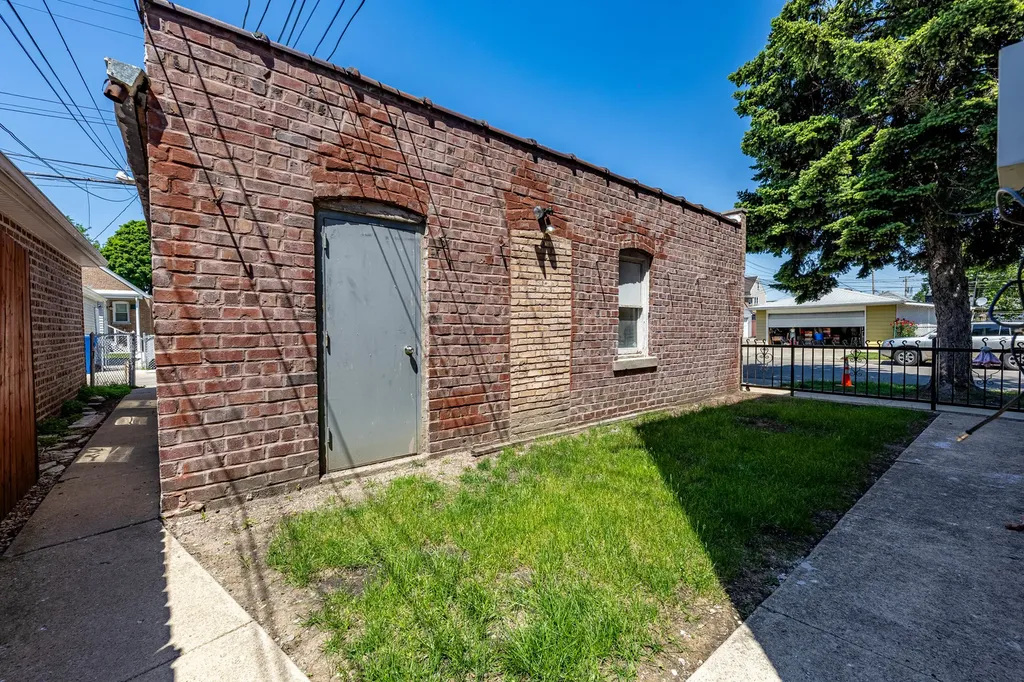 6200 South Kolin Avenue Chicago IL 60629
