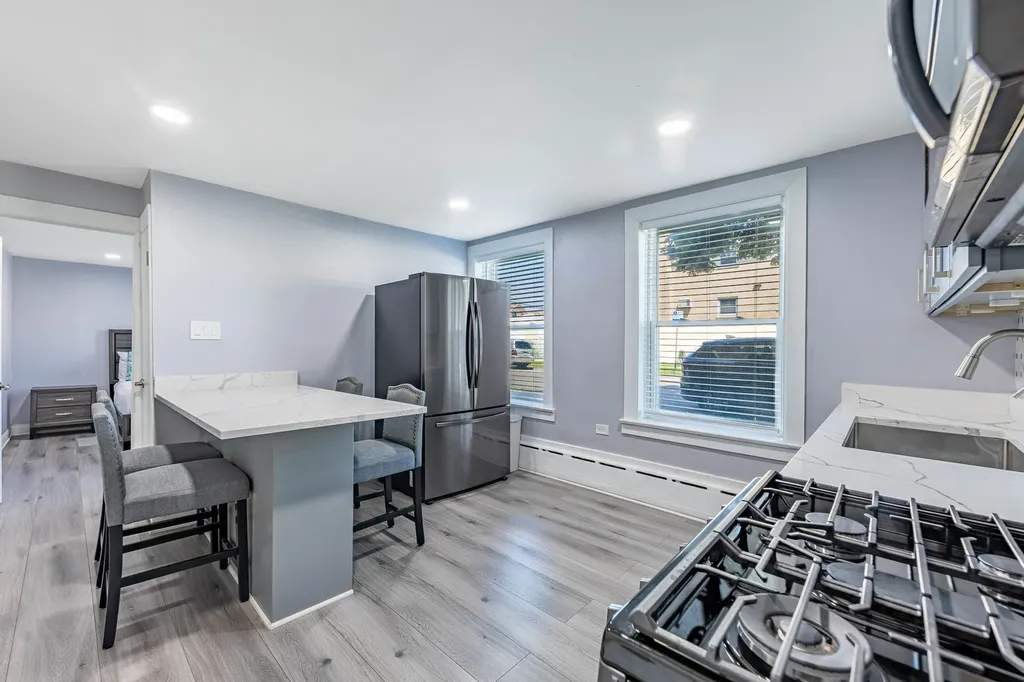 6200 South Kolin Avenue Chicago IL 60629