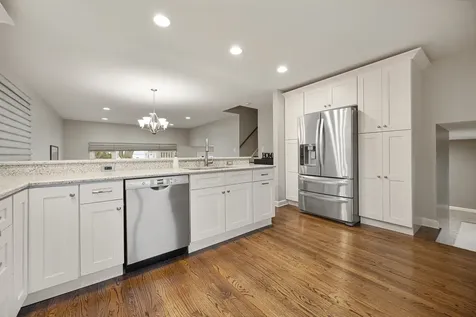 1811 Azalea Lane Mount Prospect IL 60056