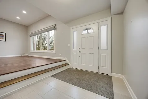 1811 Azalea Lane Mount Prospect IL 60056