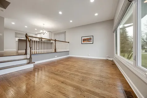 1811 Azalea Lane Mount Prospect IL 60056