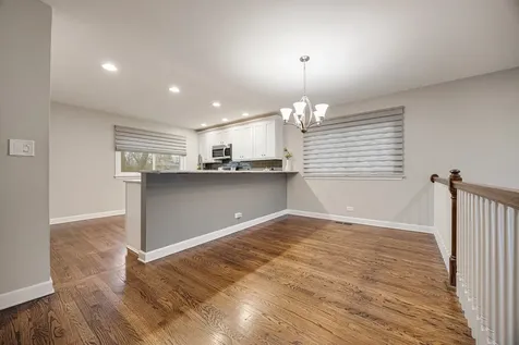 1811 Azalea Lane Mount Prospect IL 60056