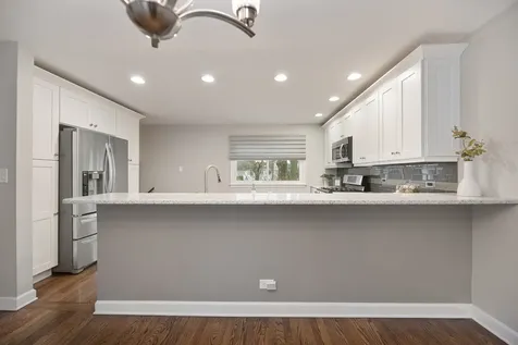 1811 Azalea Lane Mount Prospect IL 60056