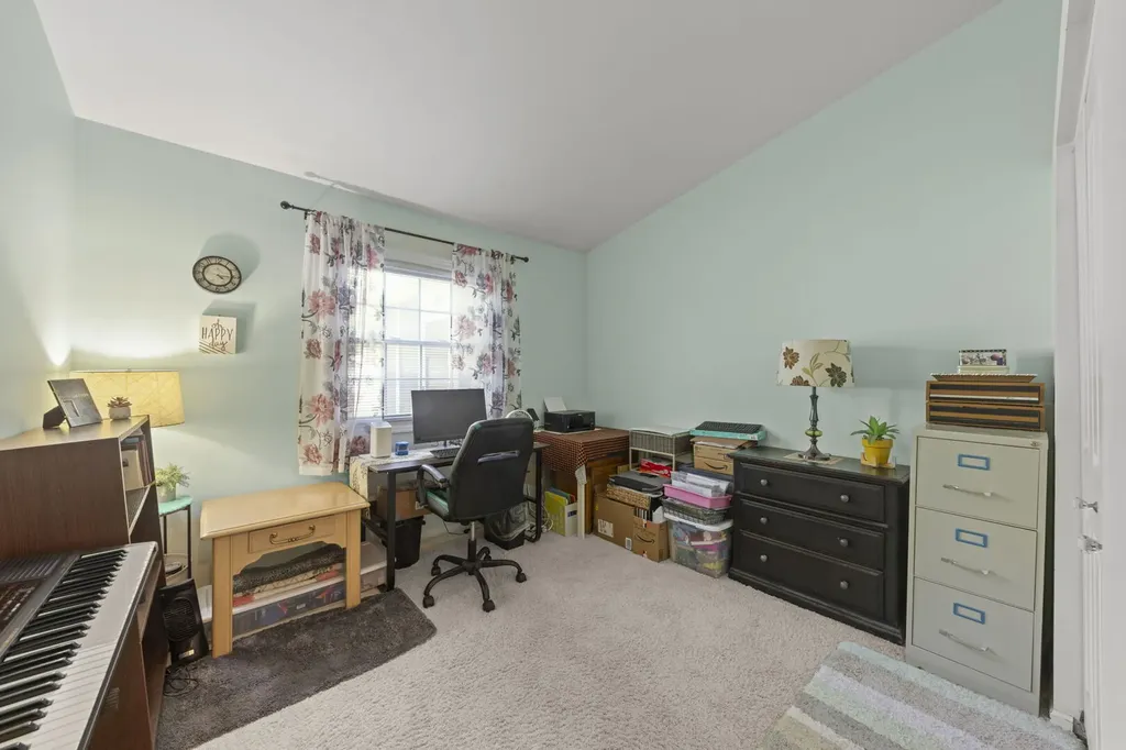 2S111 Waltham Court Warrenville IL 60555
