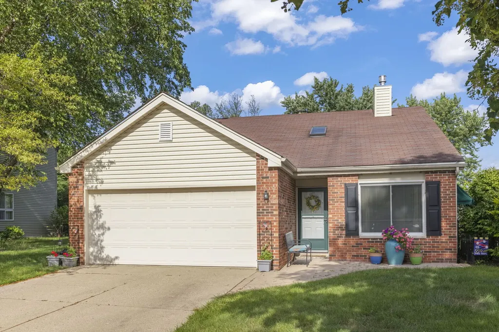 2S111 Waltham Court Warrenville IL 60555