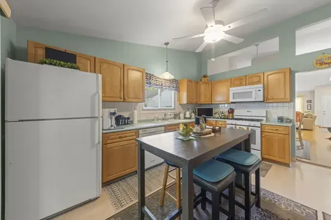 2S111 Waltham Court Warrenville IL 60555