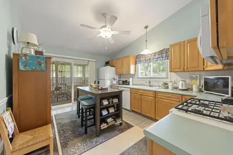 2S111 Waltham Court Warrenville IL 60555