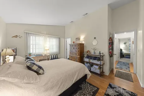 2S111 Waltham Court Warrenville IL 60555