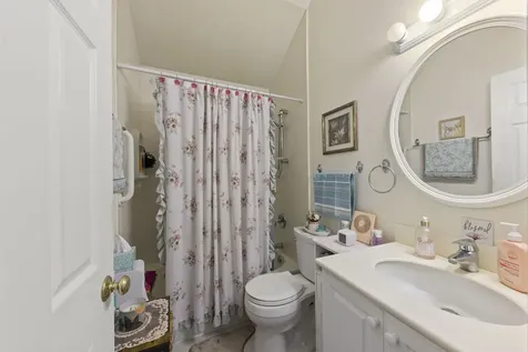 2S111 Waltham Court Warrenville IL 60555