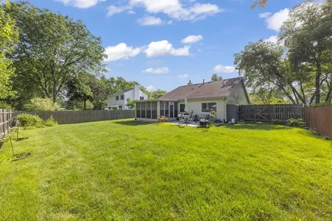 2S111 Waltham Court Warrenville IL 60555