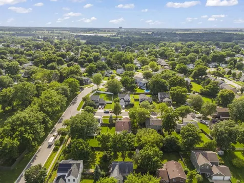 2S111 Waltham Court Warrenville IL 60555
