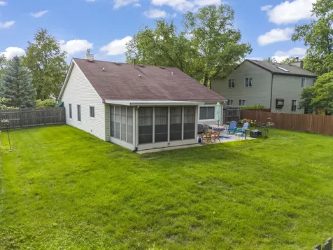 2S111 Waltham Court Warrenville IL 60555