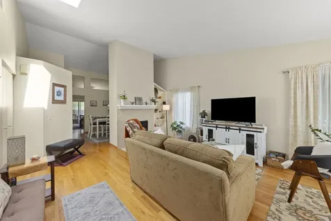 2S111 Waltham Court Warrenville IL 60555