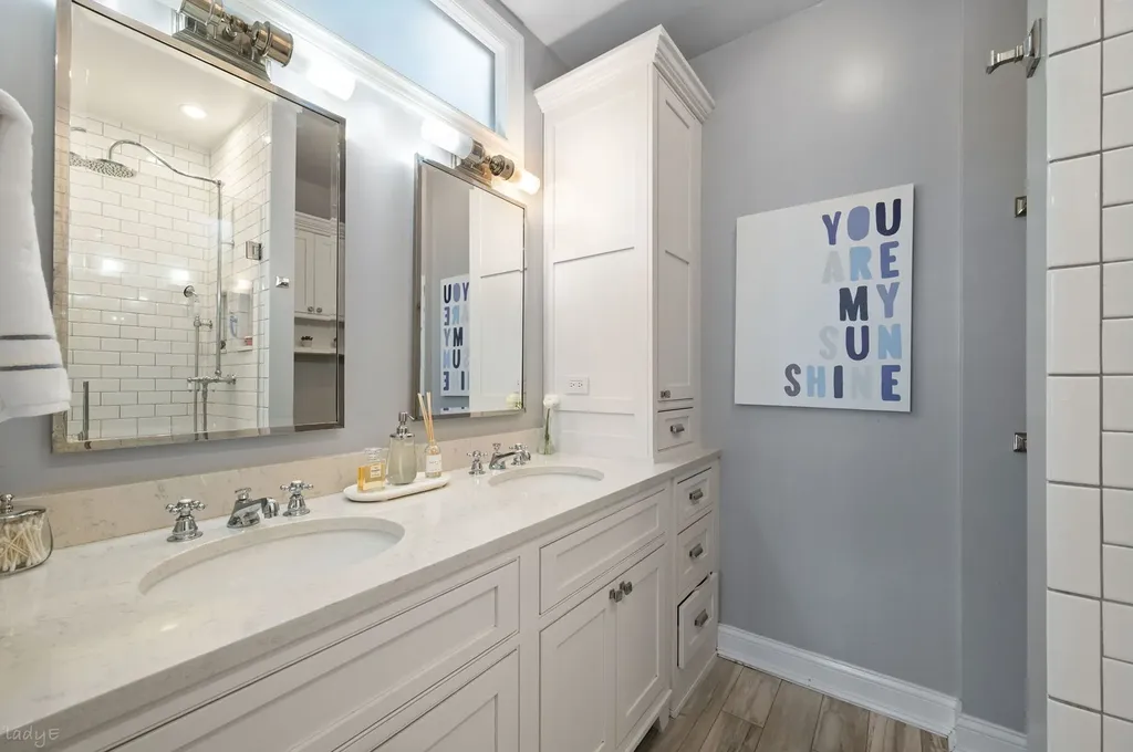2820 North Greenview Street Chicago IL 60657