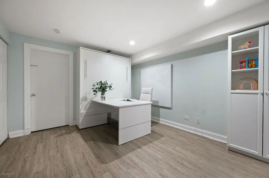 2820 North Greenview Street Chicago IL 60657