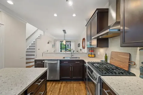 2820 North Greenview Street Chicago IL 60657