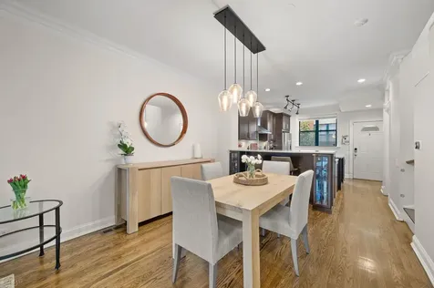 2820 North Greenview Street Chicago IL 60657