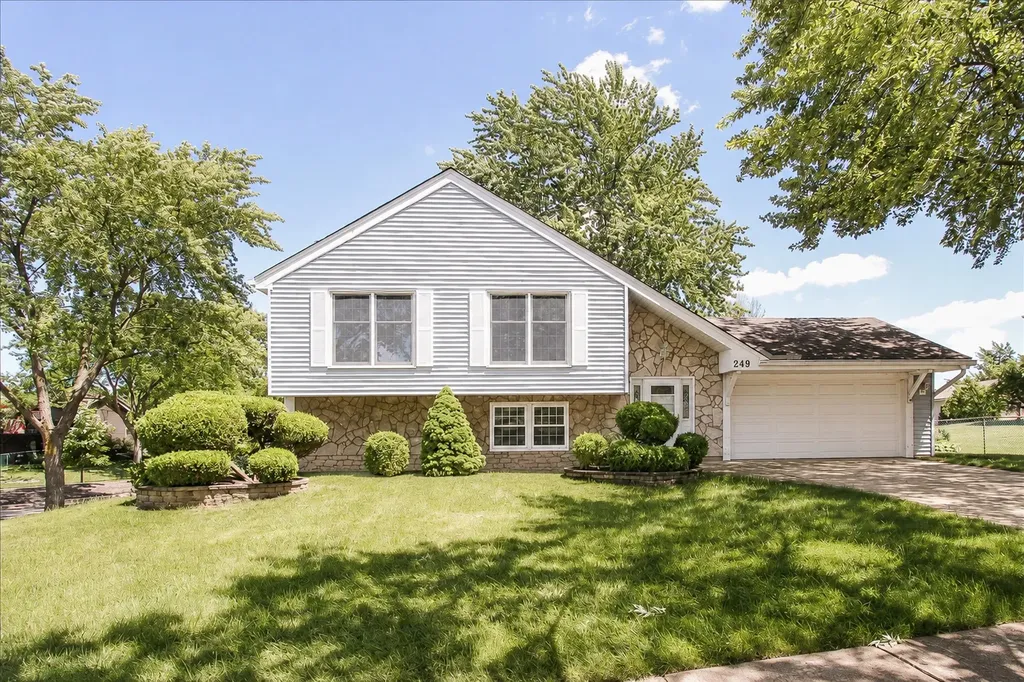 249 Langton Drive Bloomingdale IL 60108