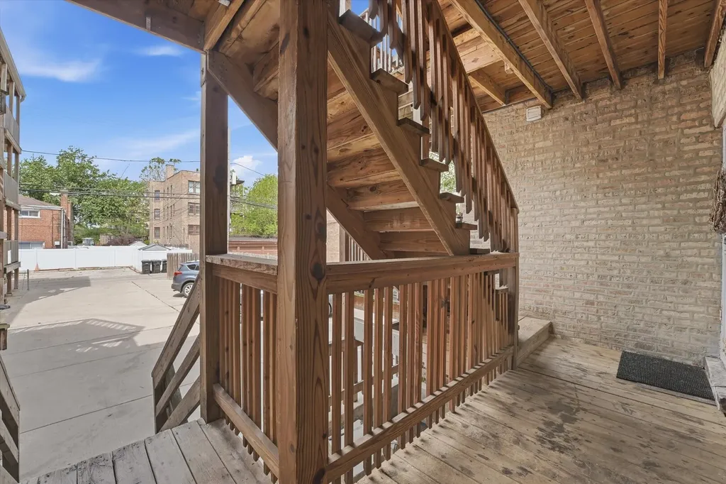 7404 North Oakley Avenue Chicago IL 60645