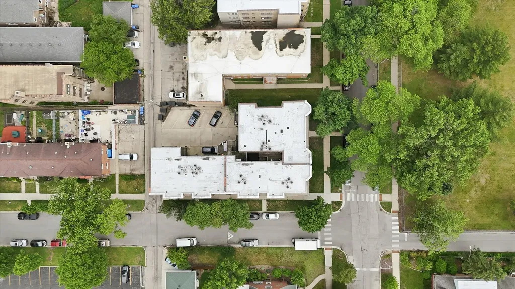 7404 North Oakley Avenue Chicago IL 60645