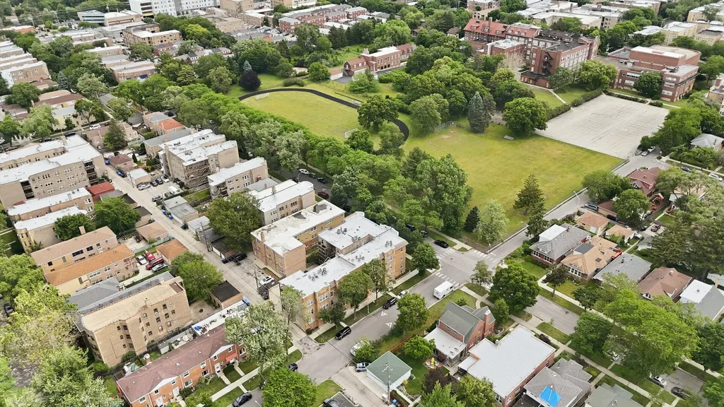 7404 North Oakley Avenue Chicago IL 60645