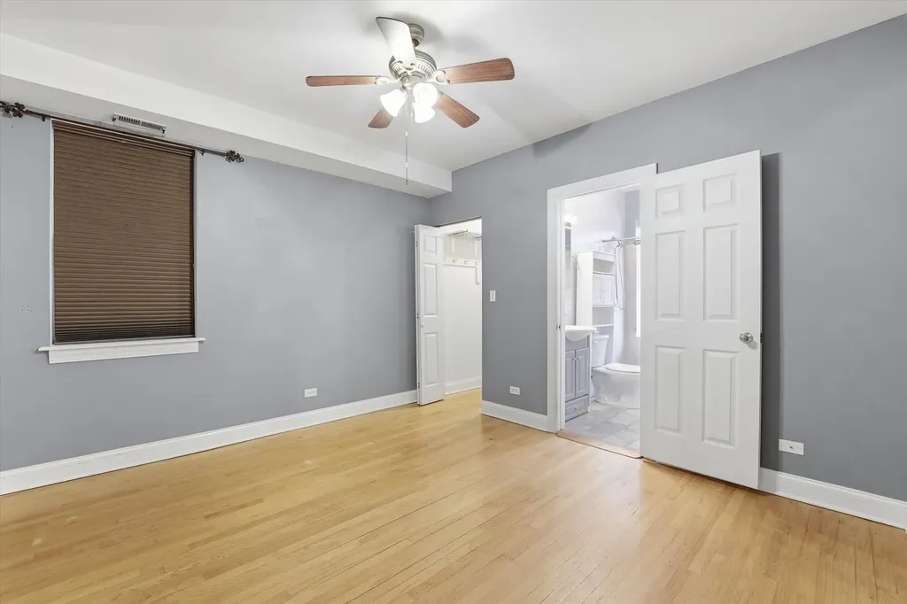 7404 North Oakley Avenue Chicago IL 60645