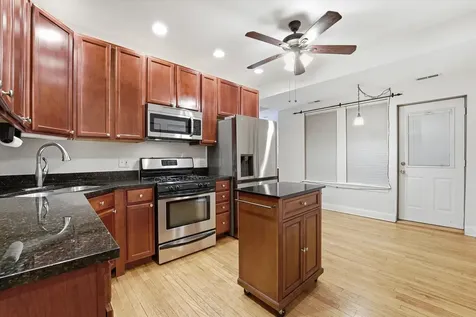 7404 North Oakley Avenue Chicago IL 60645