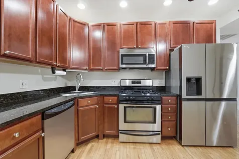 7404 North Oakley Avenue Chicago IL 60645